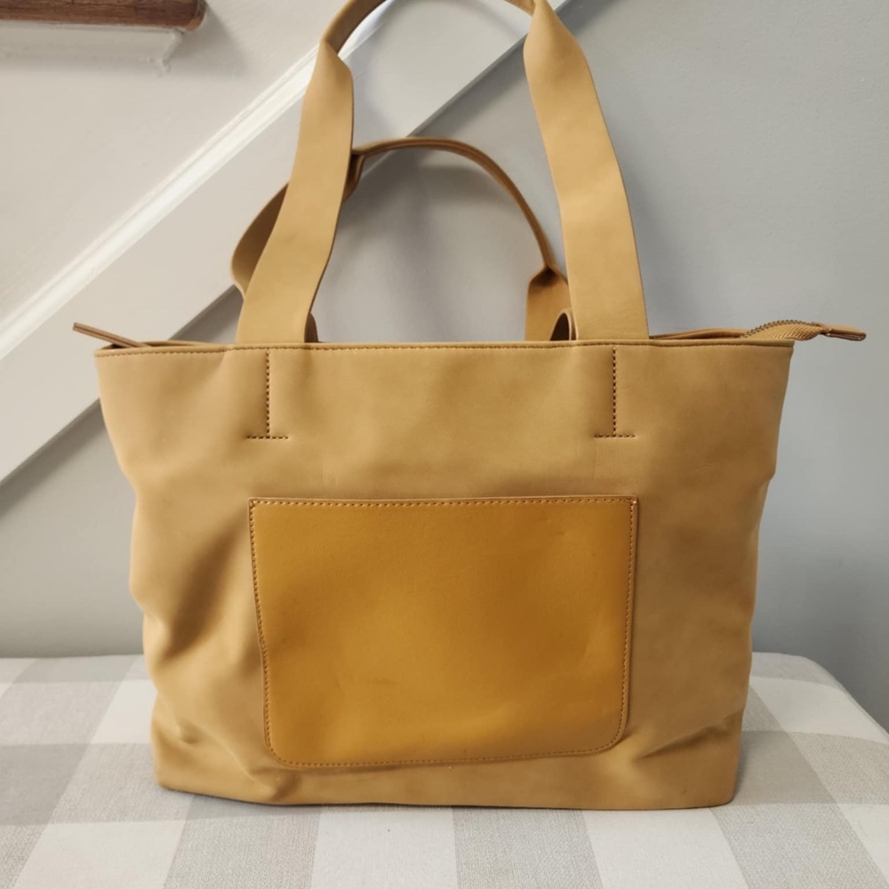 Universal Thread Tote - image 1
